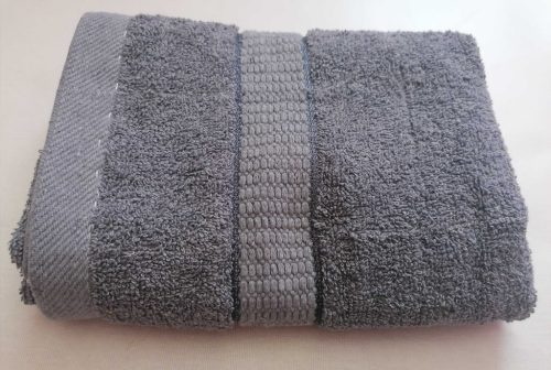 Közepes méretű törölköző, sötét szürke
